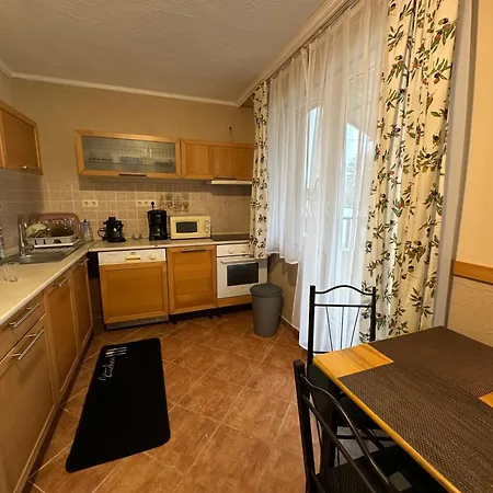 Aranyeső Apartman- 300 Méterre A Strandtól *