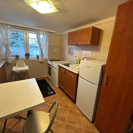 Lägenhet Aranyeso Apartman- 300 Meterre A Strandtol