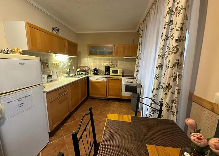 Apartman Aranyeső Apartman- 300 Méterre A Strandtól Hajdúszoboszló
