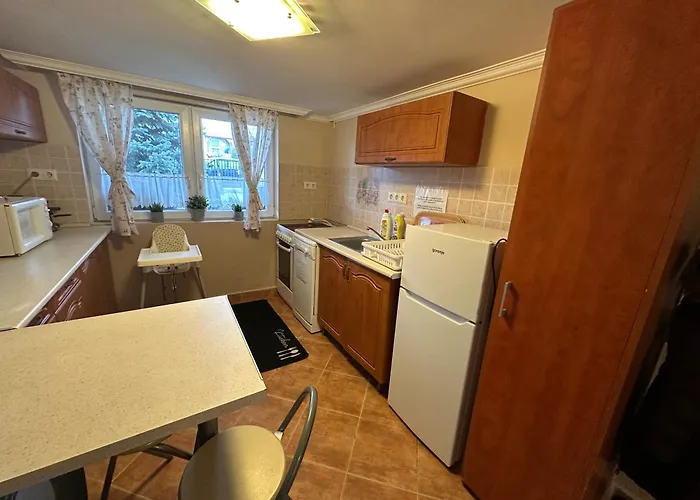 Apartamento Aranyeső Apartman- 300 Méterre A Strandtól
